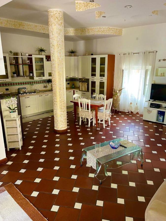Holiday House Il Castello Di Anna Apartment Vietri Bagian luar foto