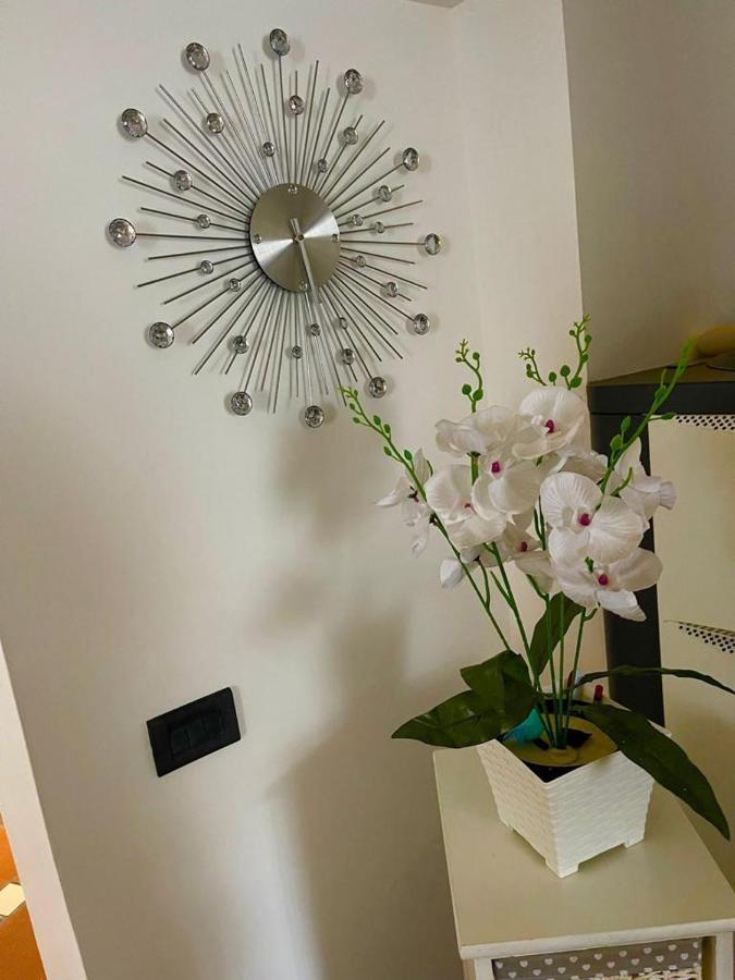 Holiday House Il Castello Di Anna Apartment Vietri Bagian luar foto