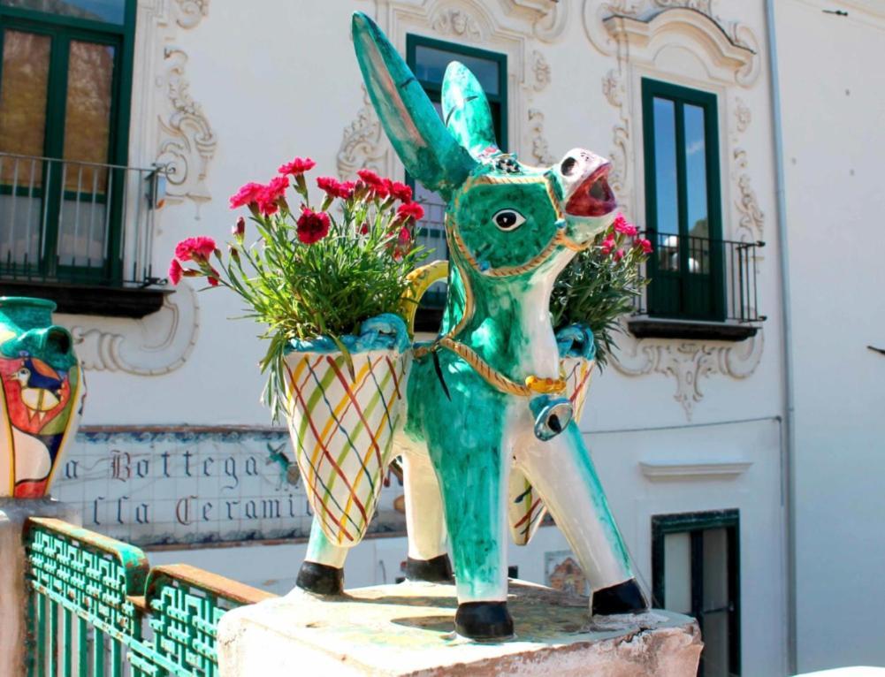Holiday House Il Castello Di Anna Apartment Vietri Bagian luar foto