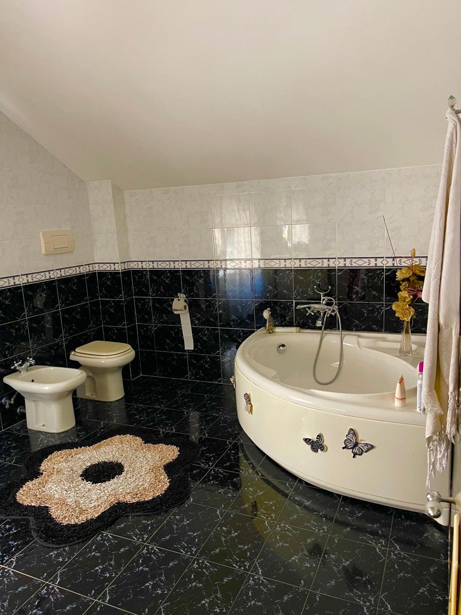 Holiday House Il Castello Di Anna Apartment Vietri Bagian luar foto