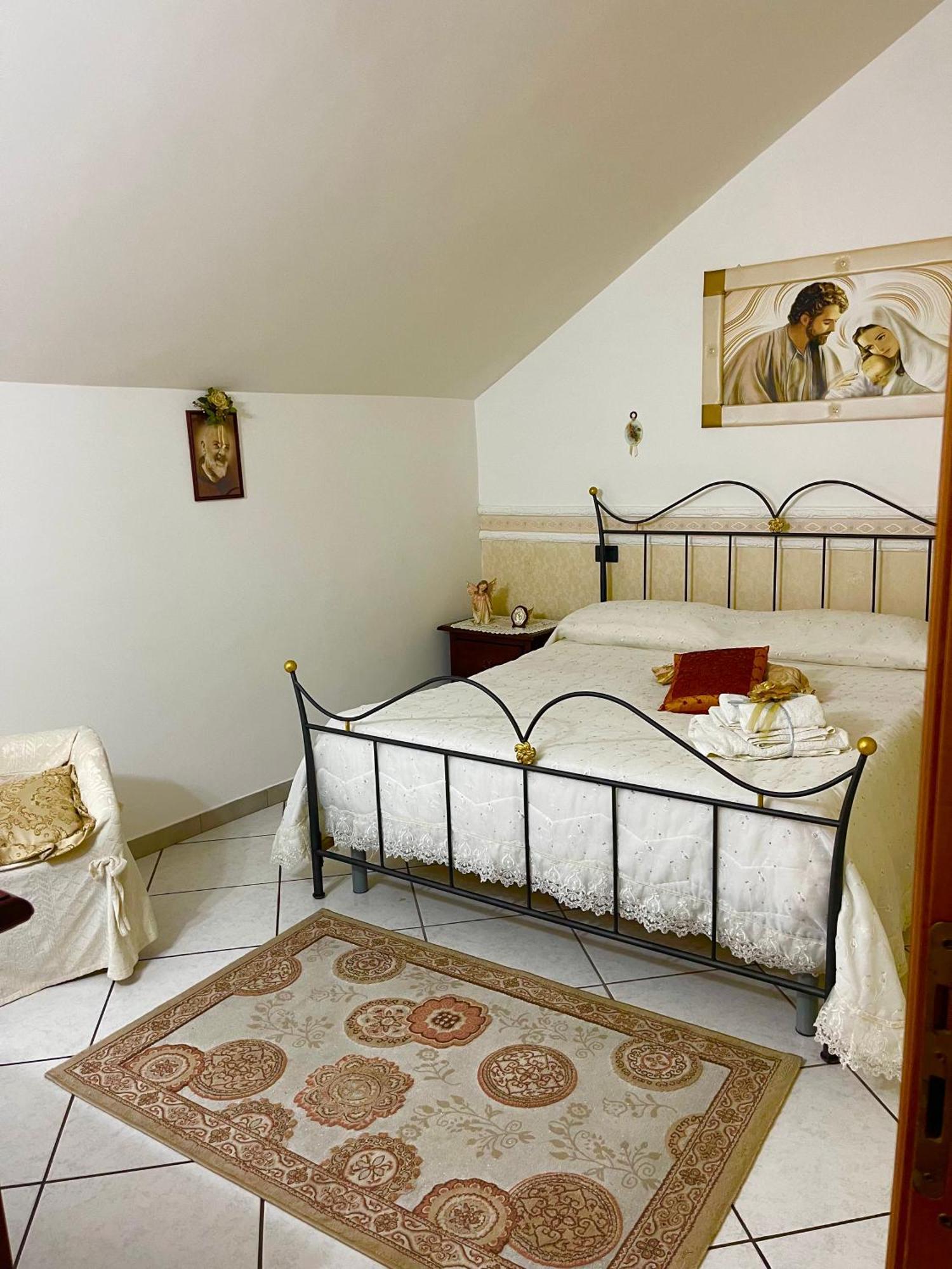 Holiday House Il Castello Di Anna Apartment Vietri Bagian luar foto